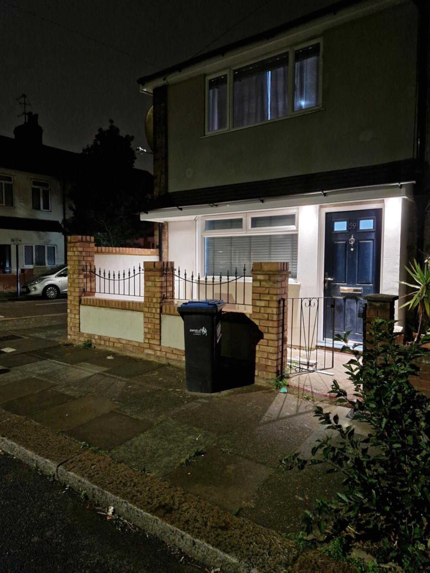 לונדון Stylish 2 Bed Home- Short Walk To Tottenham Stadium/Stations מראה חיצוני תמונה